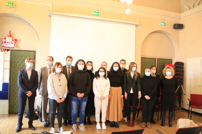 Photo de groupe lors de la remise de prix