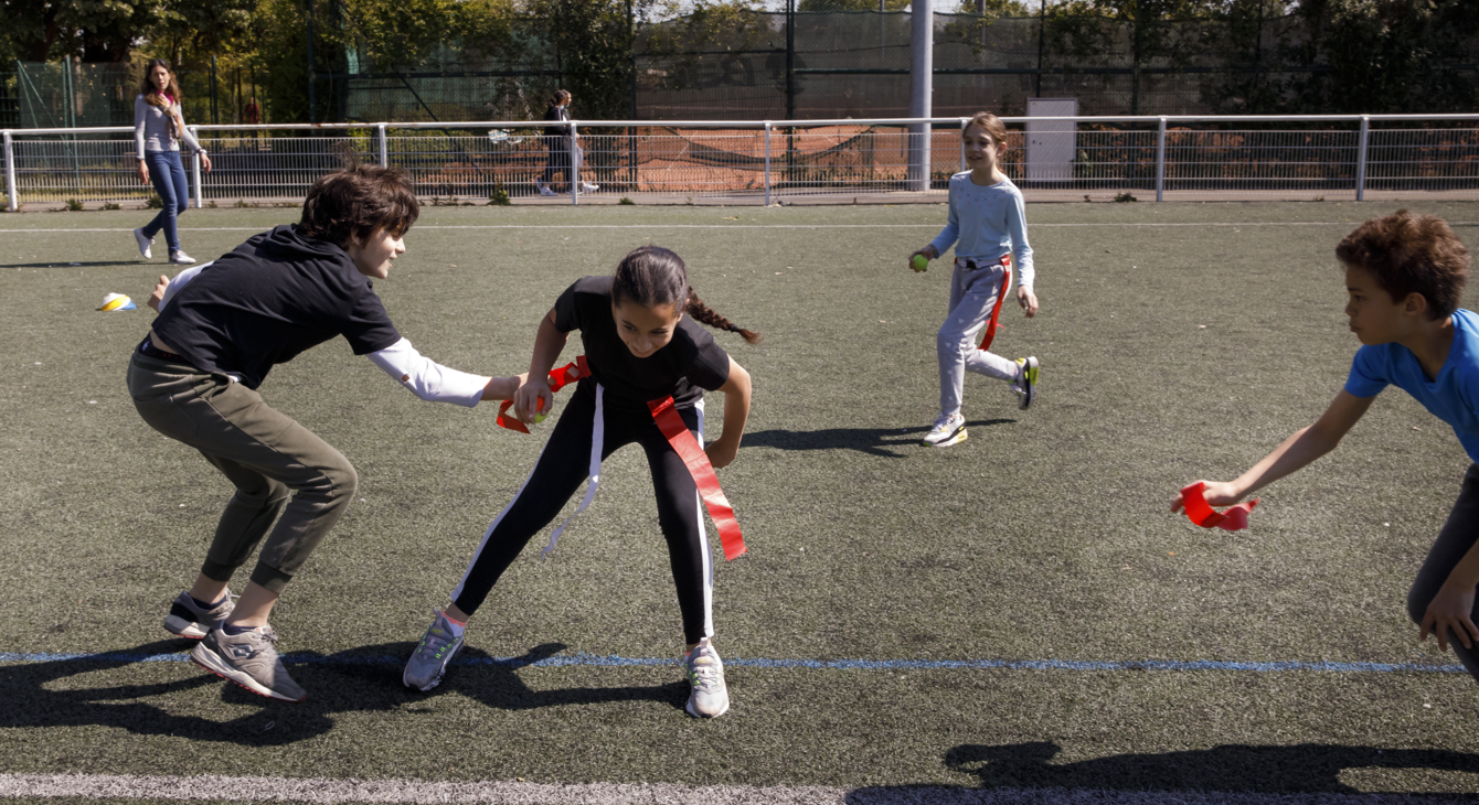 Elèves en séance d'éducation physique